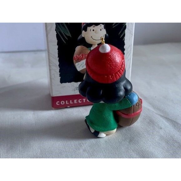 Hallmark Keepsake Lucy Ornament Peanuts Gang Christmas Display with Box 1994 - Picture 8 of 13